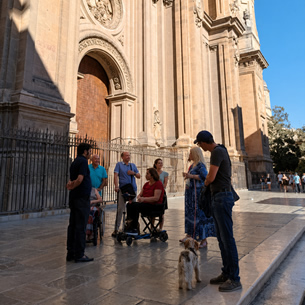 Turismo accesible en el exterior de la Catedral